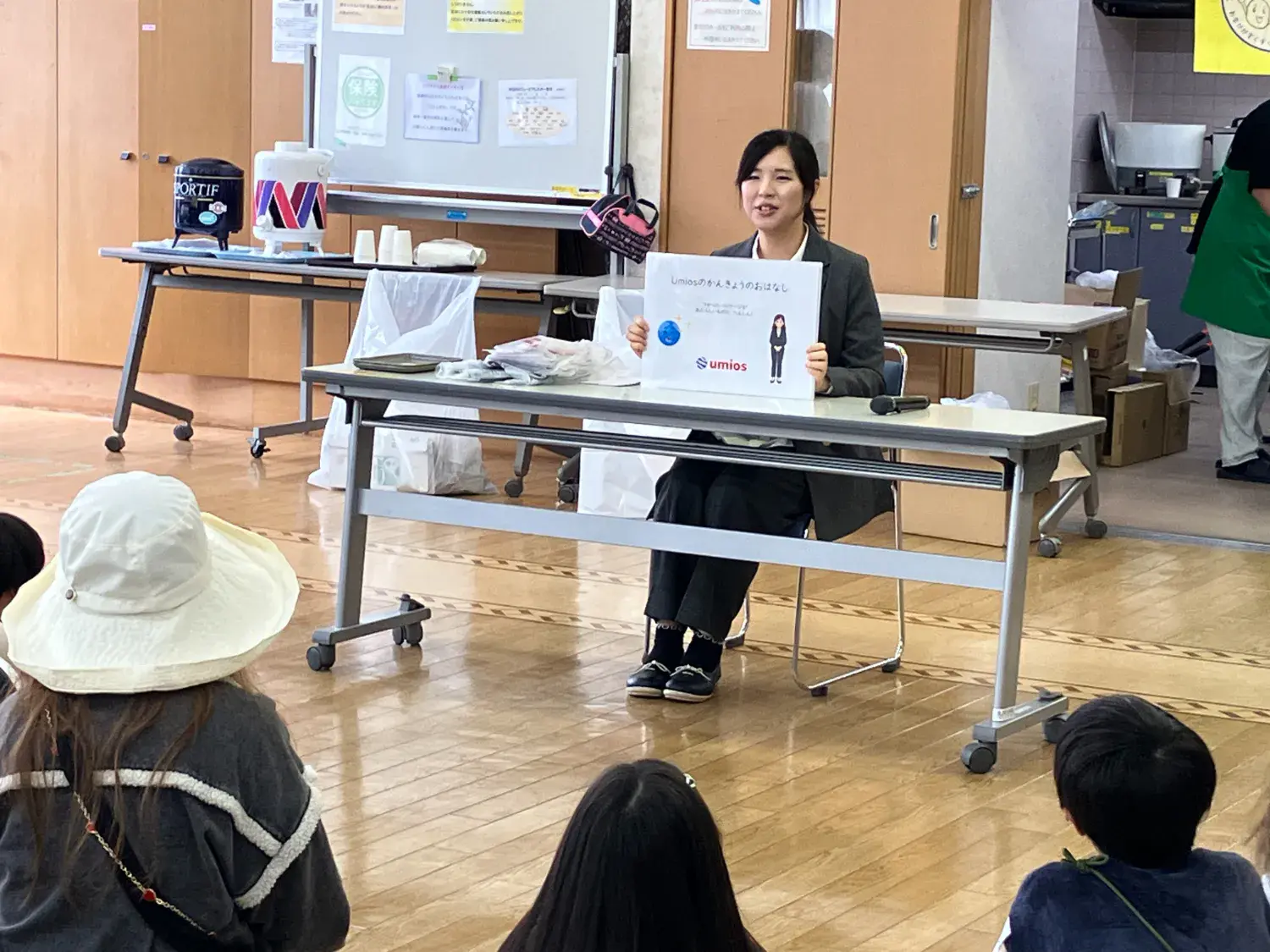 「一通り説明したあと、子どもたちからたくさん質問があったことが本当にうれしかったです」（王）