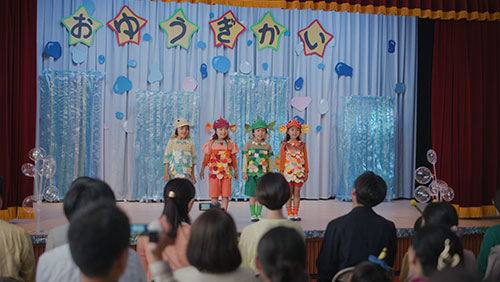 ~思いもよらない身近な場所で、マルハニチロに出会う~新企業CM「人生は出会いの連続」シリーズ「小魚の恩返し」編 2025年10月1日(水)全国でオンエア開始