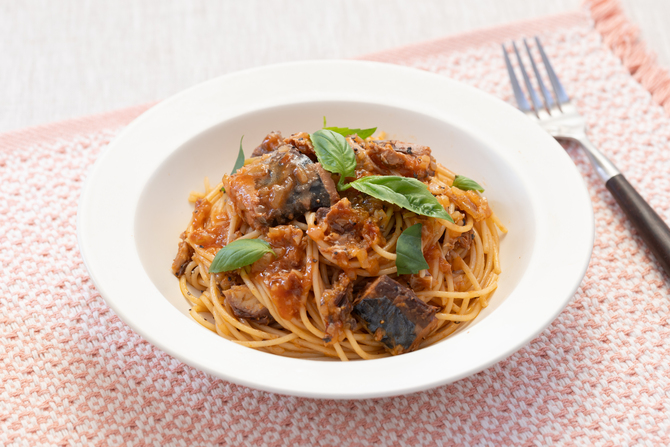 月花さばトマト煮で簡単パスタ