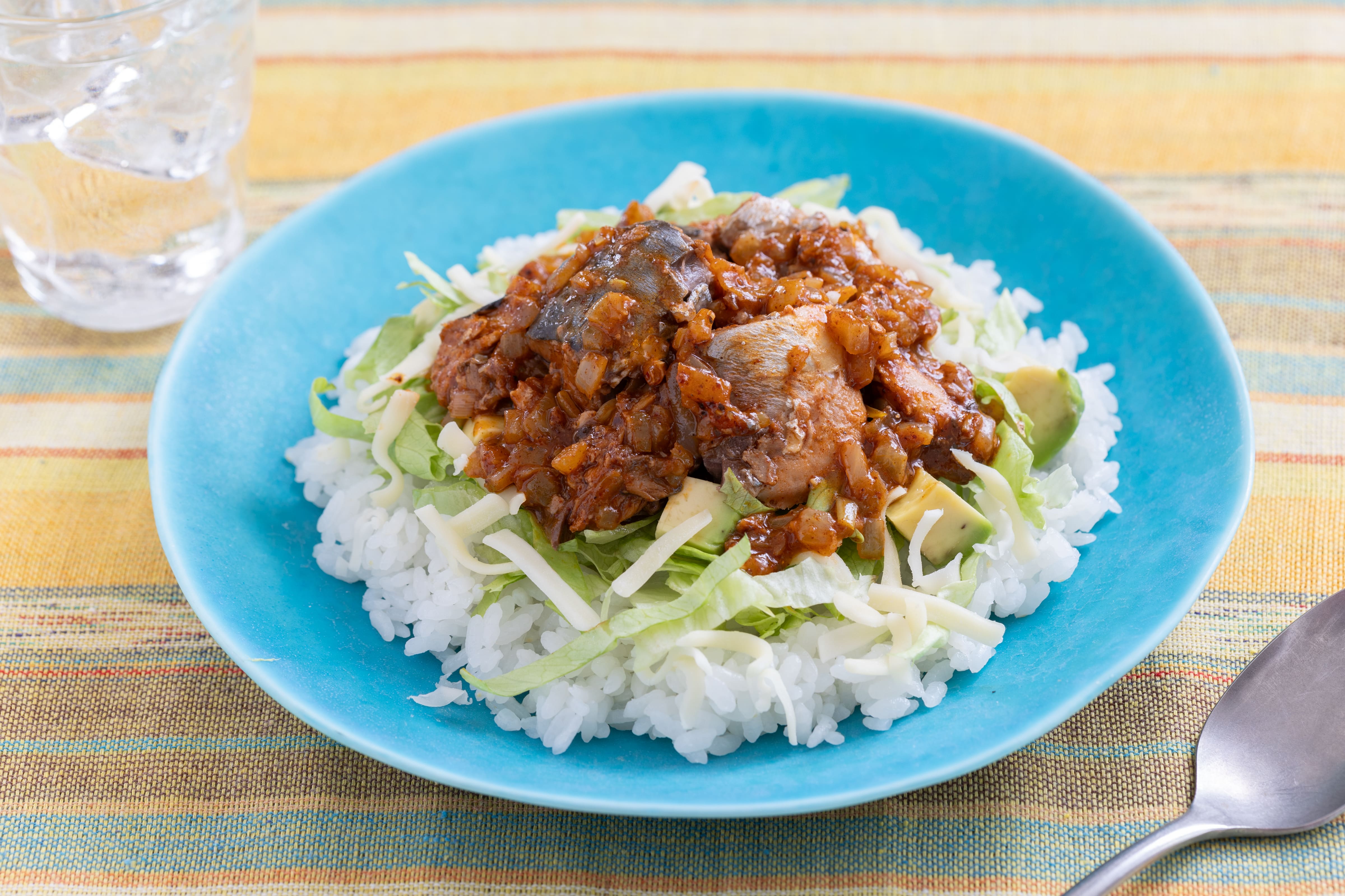 月花さばトマト煮で簡単タコライス