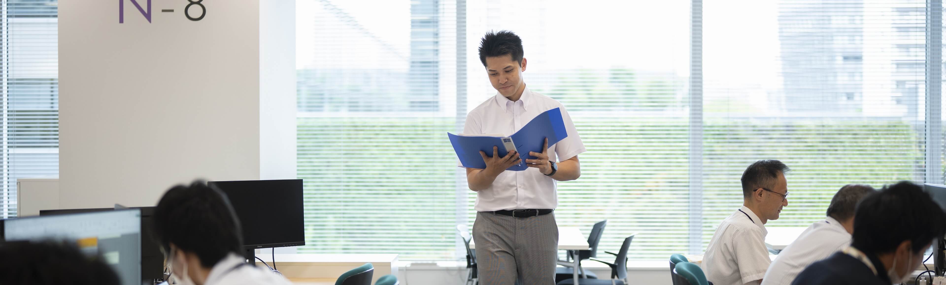 対話を通じて工場に潜むリスクを未然に防ぐ。