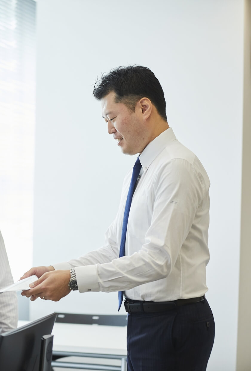 調達、工場、営業。人情に厚い努力家