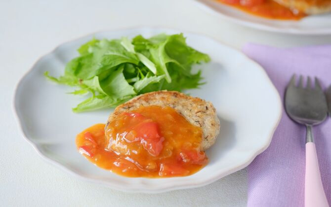 さばと豆腐のハンバーグ〜トマト和風ソース〜