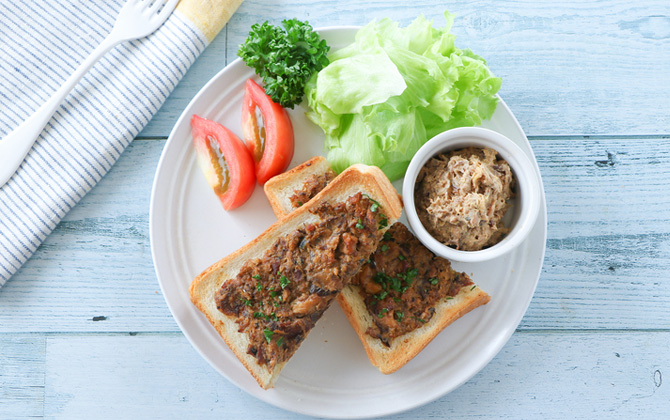 さばみそ煮のペーストトースト